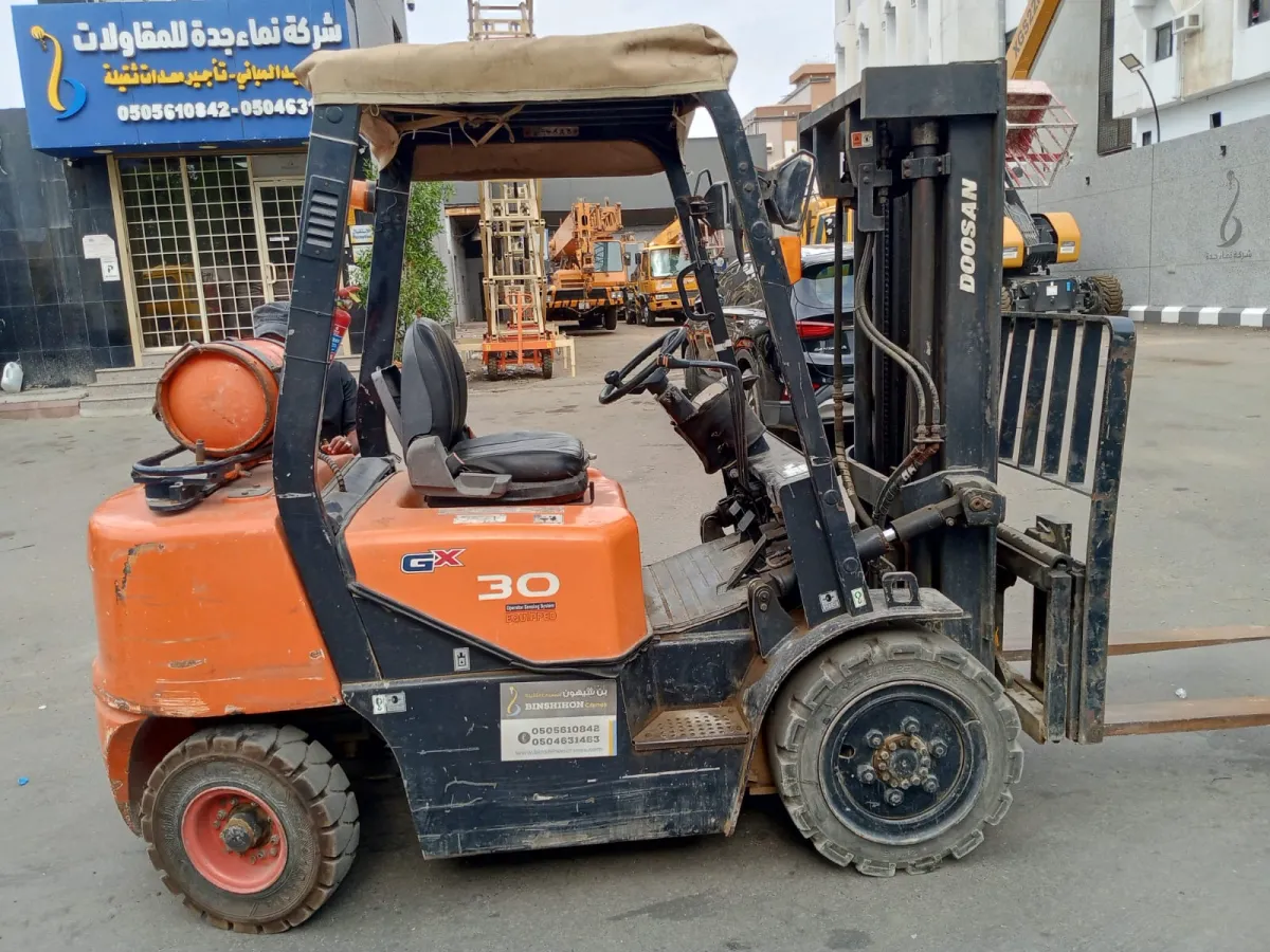 فورك لفت 3 طن — دوسان · GX30 · 2016 · برتقالي — صورة 5 من 6