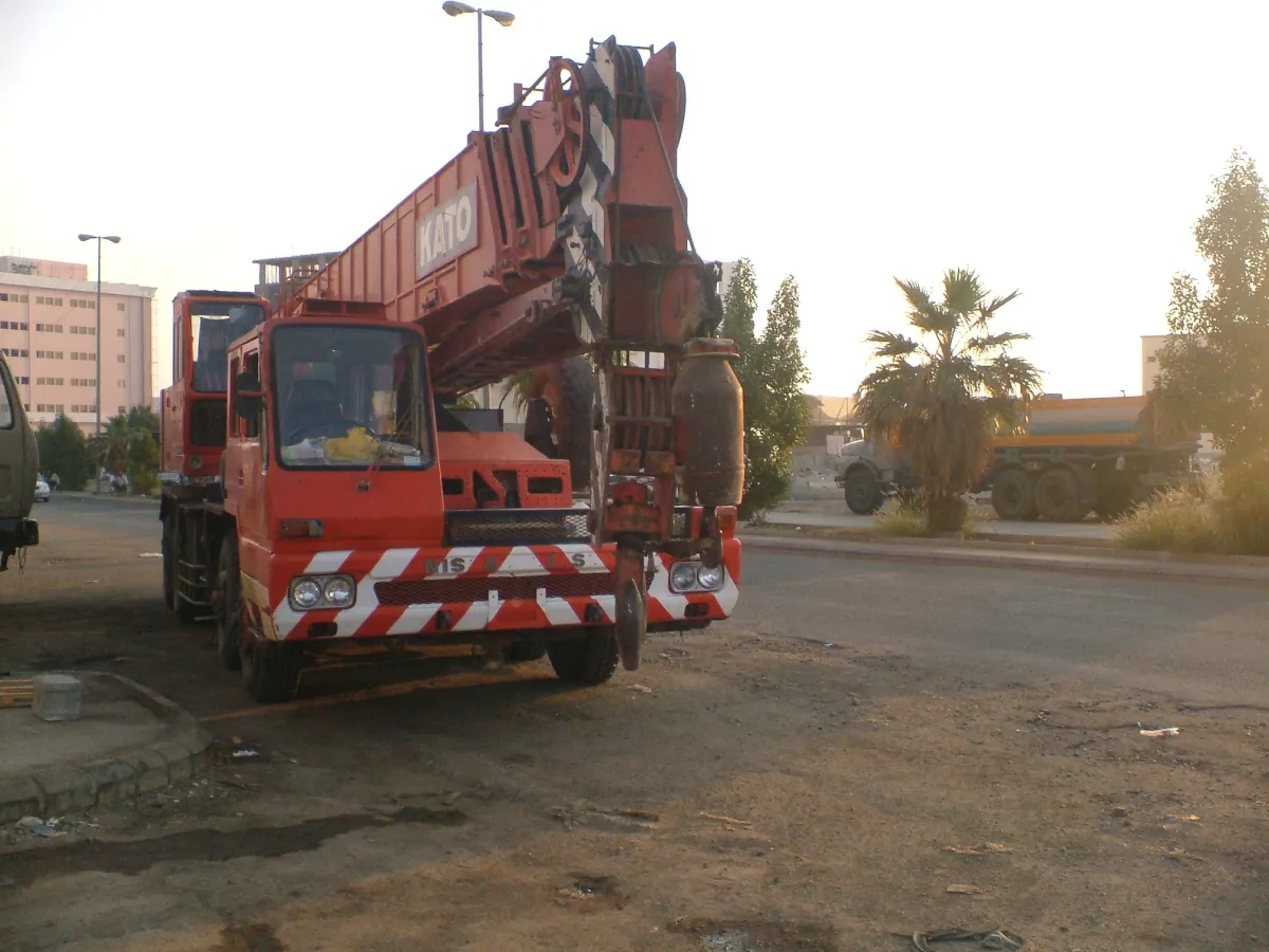 كرين 45 طن — كاتو · NK-500E-V · 1980 · احمر — صورة 2 من 6