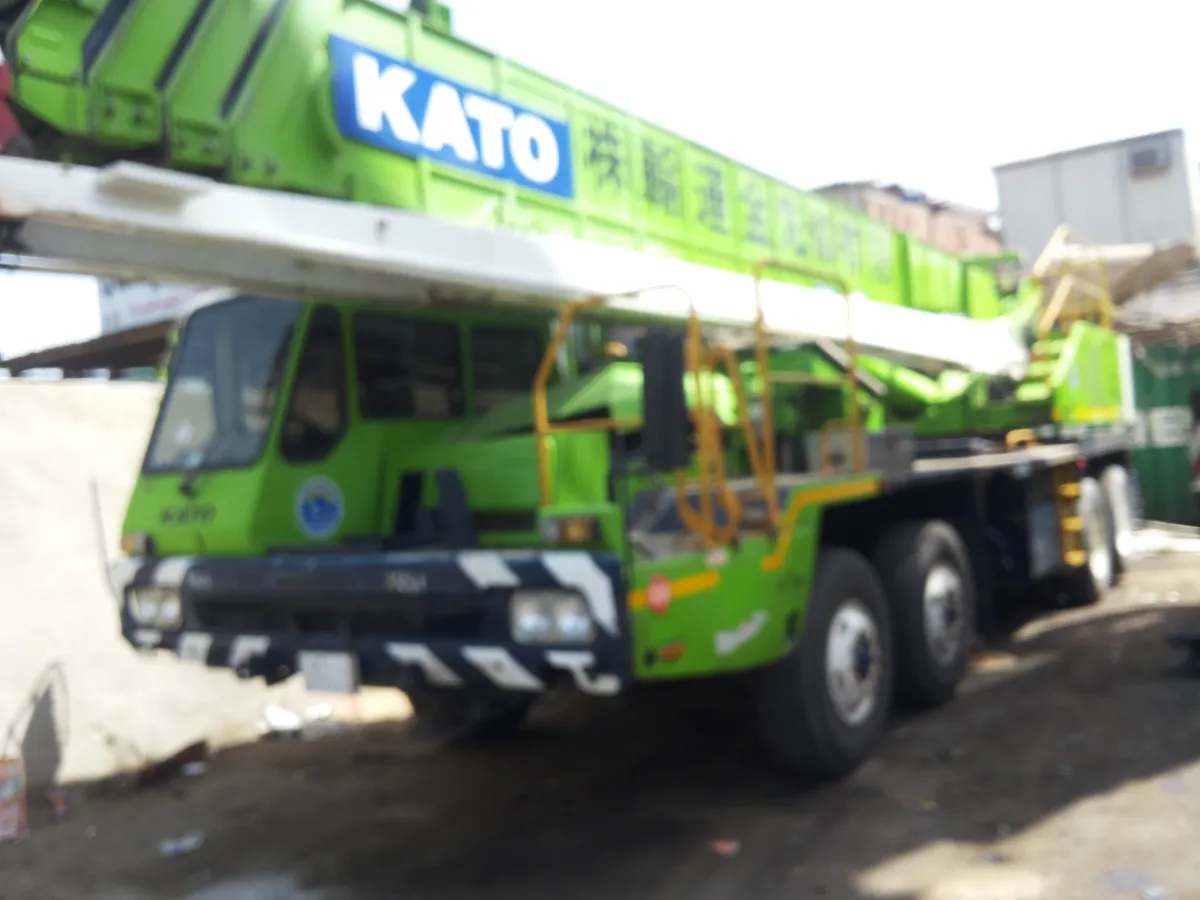 كرين 50 طن — كاتو · NK500E-V · 2001 · اخضر/ابيض