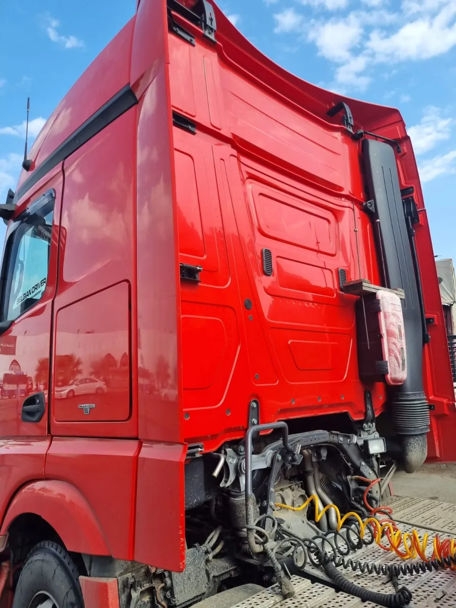 ترلة احمر — مرسيدس · ACTROS 4843 · 2016 · احمر — صورة 4 من 5