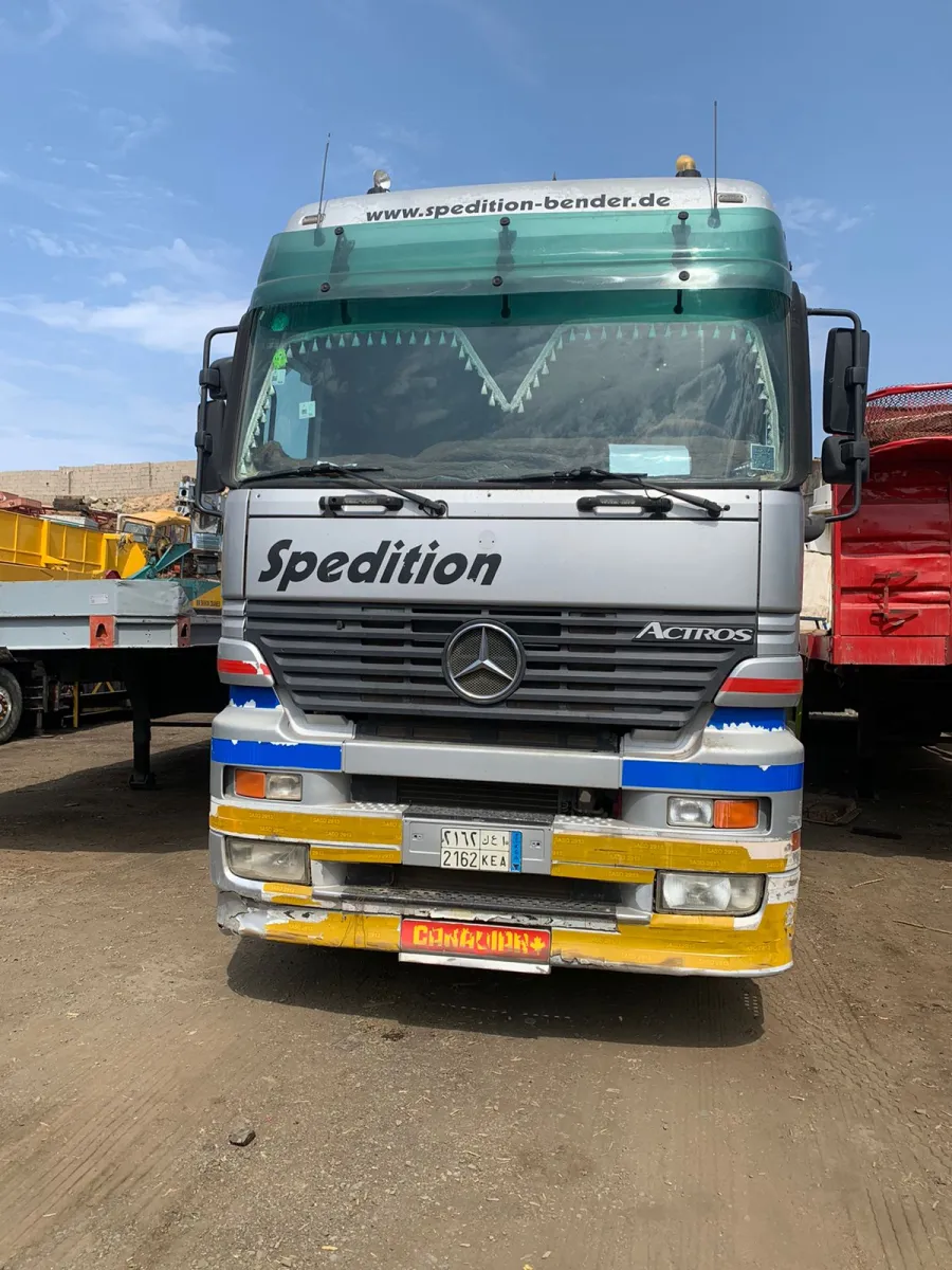 ترلة رصاصي — مرسيدس · Actros 954.24 · 2002 · رصاصي